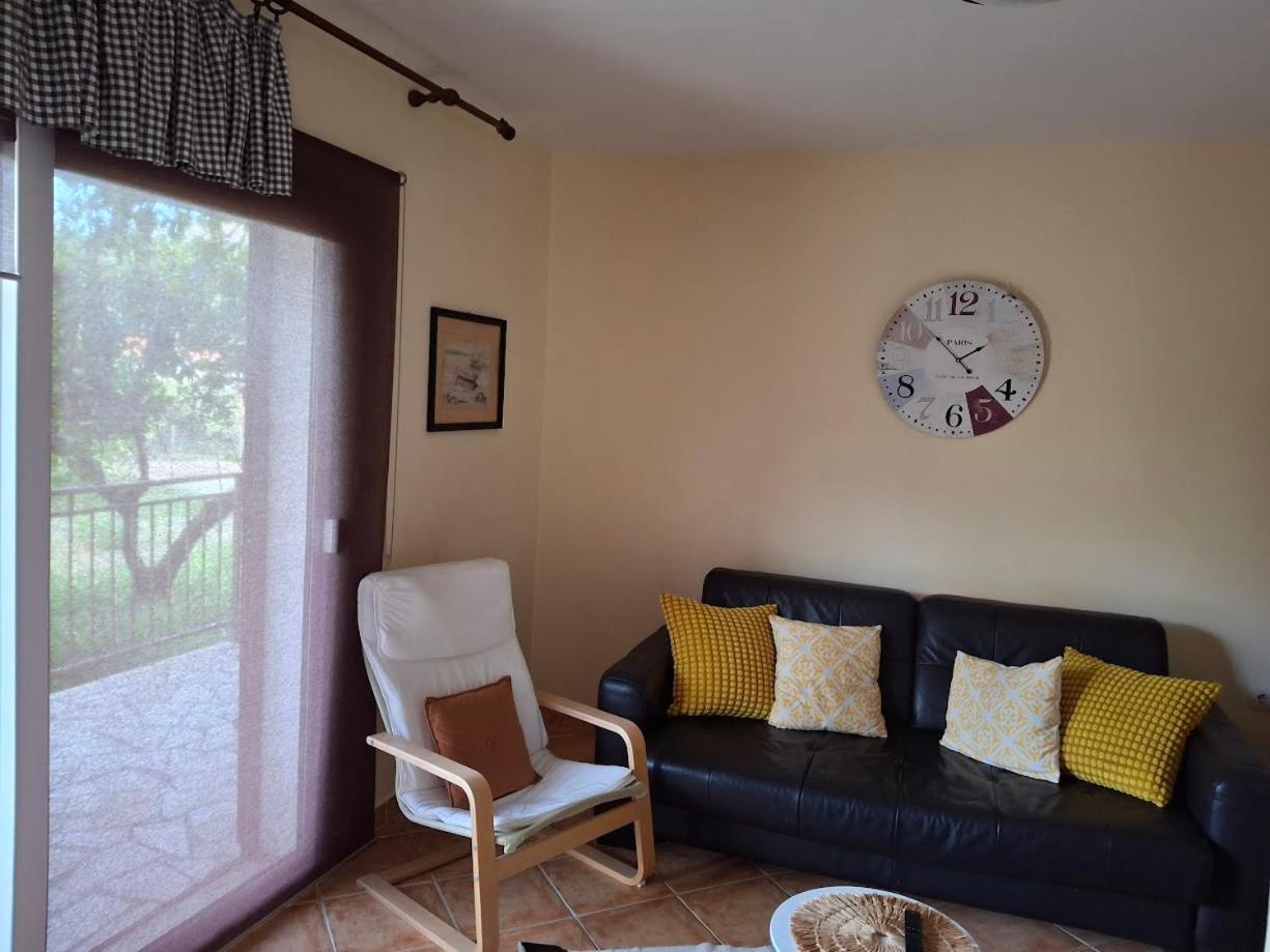 Apartments Popaj Komiža Esterno foto