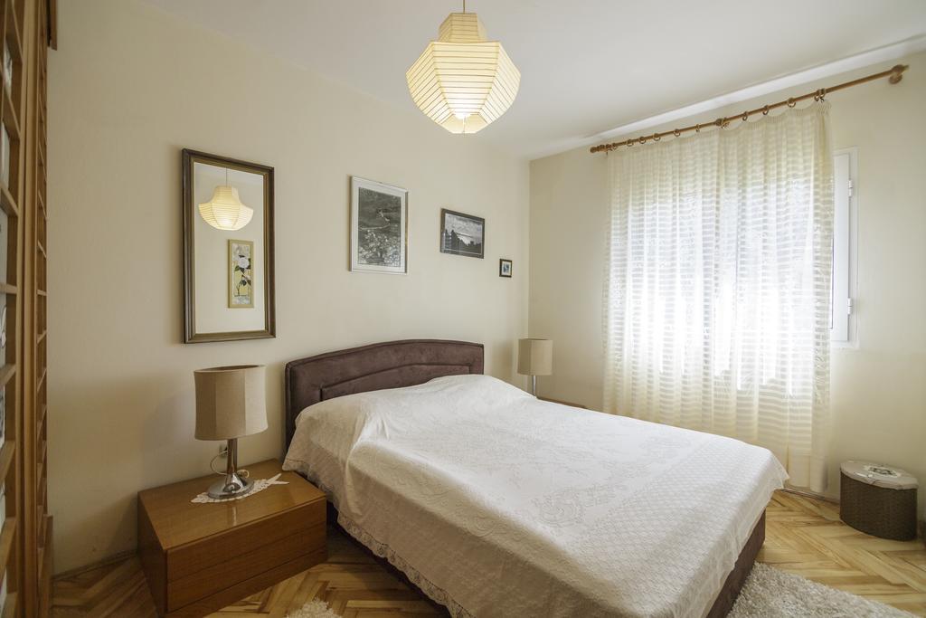 Apartments Popaj Komiža Esterno foto