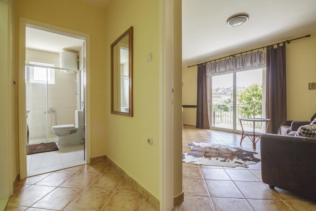 Apartments Popaj Komiža Esterno foto
