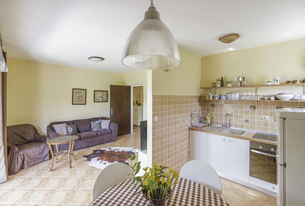 Apartments Popaj Komiža Esterno foto
