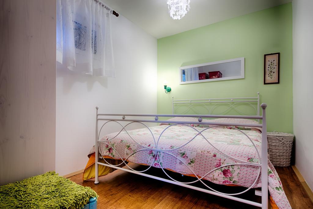 Apartments Popaj Komiža Esterno foto